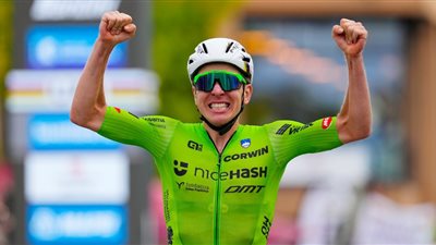 دراج فريق الإمارات بطل العالم لسباقات الطريق في سويسرا