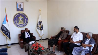 الشيخ لحمر يلتقي الرئيس السابق لتنفيذية انتقالي شبوة 