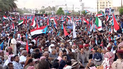 رئيس انتقالي حضرموت يهنئ المواطنين بنجاح مليونية سيئون التاريخية