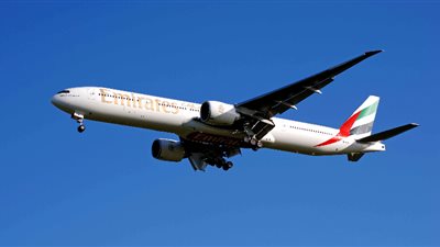 «طيران الإمارات» تُشغل طائرات «بوينغ» المحدثة برحلاتها للكويت والدمام