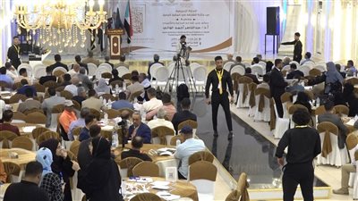 وزير الخدمة المدنية يفتتح ندوة تعريفية بجائزة الشارقة في المالية العامة بالعاصمة عدن 