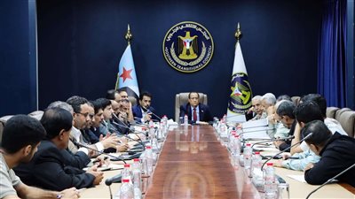 الخُبجي يترأس اجتماعًا لفرق النزول الميداني ورؤساء الهيئات التنفيذية بمحافظات الجنوب