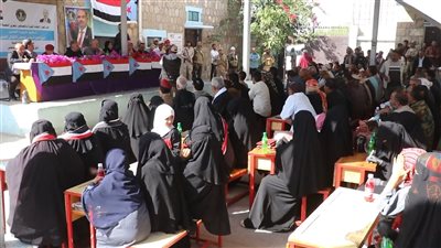 فريق المسح والتقييم يعقد لقاءً موسعاً بمديرية الحصين ضمن جولاته الميدانية في الضالع