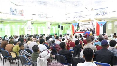 فريق التواصل السياسي يبحث مع مشايخ المهرة وقطاع الشباب تحصين الجبهة الداخلية