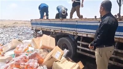وزارة الصناعة تتلف 2 طن من المواد الغذائية منتهية الصلاحية