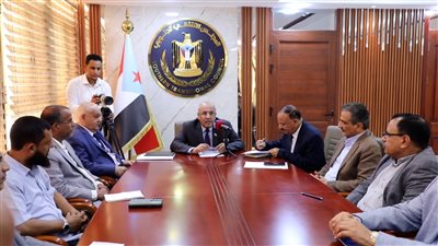 المجلس الانتقالي: لن نتجاهل معاناة عدن والجنوب جراء انهيار الخدمات والعملة وغياب الحلول