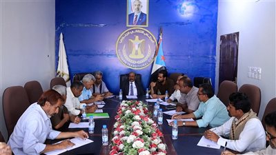 انتقالي شبوة يقف أمام الوضع الخدمي ويناشد باتخاذ خطوات عاجلة لمعالجة ملف الخدمات