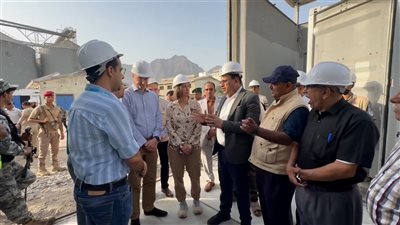 وزير الثروة السمكية والوفد الدولي يتفقدان مشروع إعادة تأهيل مركز الإنزال الدوكيارد بعدن