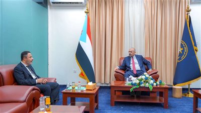 الرئيس الزُبيدي يطّلع على سير عمل الهيئات التنفيذية للمجلس الانتقالي بمحافظة أبين