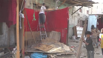 تقرير: لتنظيم حركة السير.. حملة مشتركة لإزالة الاكشاك وبسطات الباعة المتجولين بحوطة لحج 