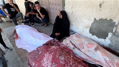 غارات إسرائيلية تسفر عن استشهاد 17 مدنياً بينهم صحفية وأطفالها الخمسة بغزة 