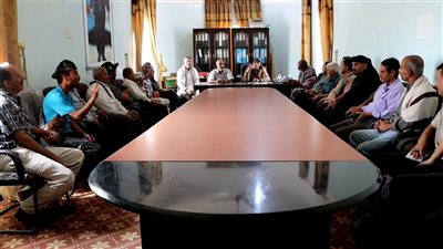 تنفيذي الشعيب بالضالع يناقش عدداً من القضايا الخدمية بالمديرية 