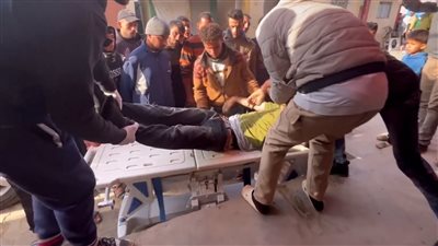 شهداء وجرحى بقصف إسرائيلي استهدف دير البلح وسط قطاع غزة