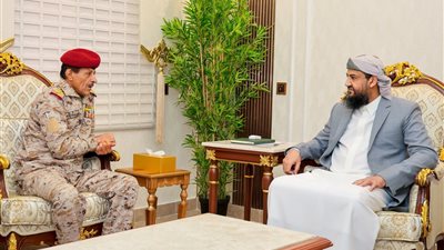 المحرّمي يبحث مع نائب رئيس هيئة الأركان مستجدات الجبهات وسبل تعزيز التنسيق العسكري