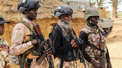 وسائل إعلام: مصرع 13 عنصراً أمنياً في كمين مسلح بنيجيريا