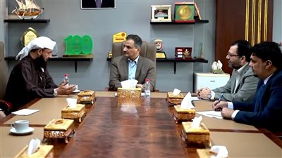 محافظ العاصمة عدن يبحث مع نائب وزير الأوقاف تطوير قطاع الأوقاف و والإرشاد 