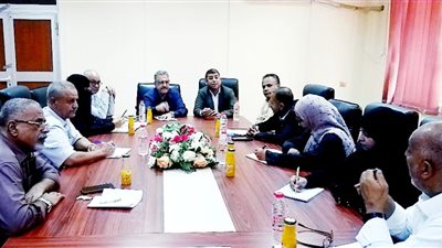 اجتماع مشترك في عدن لتنسيق جهود ضبط أسعار المنتجات الزراعية والأسماك والثروة الحيوانية