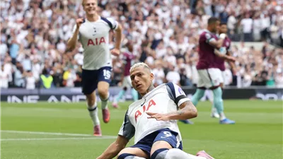 الدوري الإنجليزي.. توتنهام يفتتح موسمه بتحقيق فوز كبير على بيرنلي