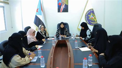 الأمانة العامة تعقد لقاءً تشاورياً لإدارة المرأة والطفل واقسامها بانتقالي العاصمة ومديراتها