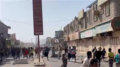 قوات المنطقة العسكرية الأولى تواصل قمع المحتجين في تريم وتعتقل العشرات 