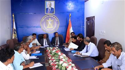 فريق الرقابة الرئاسي وانتقالي شبوة يستعرضان القضايا الخدمية والتنظيمية