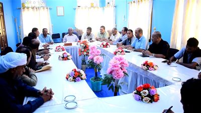 اجتماع تربوي بسيئون يناقش انتظام التعليم وتحسن العملية التعليمية بمديريات وادي حضرموت