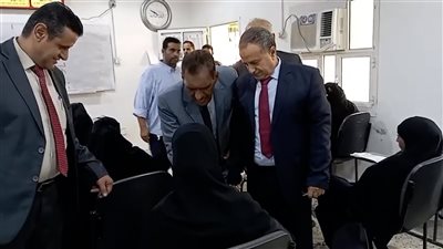 لصور يطلع على سير امتحانات المفاضلة في كلية اللغات بجامعة عدن