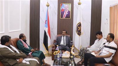 فريق التوجيه والرقابة الرئاسي بالمهرة يطلع على نشاط الاتحاد العام لنقابات عمال الجنوب