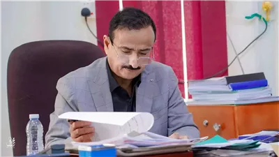 محافظ شبوة يطلع على آليات تنفيذ برنامج دعم الموسم الثالث لزراعة القمح