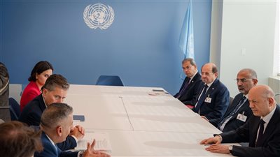 الرئيس الزُبيدي يلتقي ضمن وفد مجلس القيادة وزير الخارجية الألماني ووكيل الأمين العام للأمم المتحدة للشؤون الإنسانية