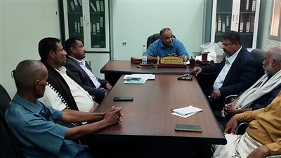 انتقالي خنفر بأبين يتفقد مستشفى الرازي ويبحث سبل تحسين الخدمات الصحية