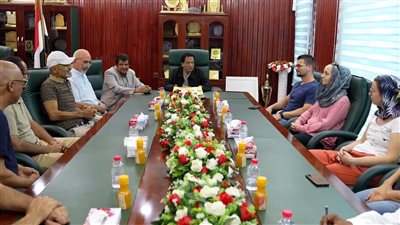 محافظ المهرة يطلع على المخيم الجراحي للأطفال ويشيد بجهود الفريق الألماني