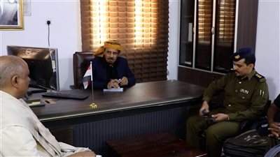 محافظ حضرموت يناقش مع السلطة المحلية بعمد أوضاع المديرية