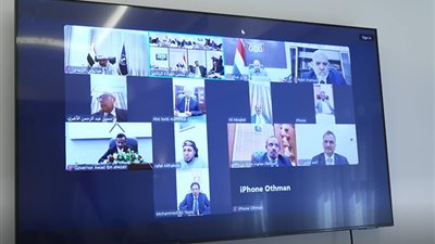 مجلس القيادة يجتمع بالسلطات المحلية ويؤكد أولوية توحيد الموارد وتعزيز الأمن والخدمات