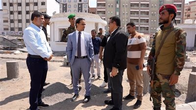 السقاف يزور مديرية المنصورة ويطّلع على المشاريع الخدمية والتنموية