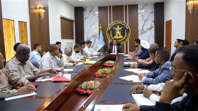 الهيئة التنفيذية للانتقالي في عدن تناقش مستجدات الأوضاع وتحسين الخدمات