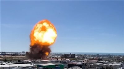 الاحتلال الإسرائيلي ينفذ غارات وعمليات نسف شرقي مدينة غزة