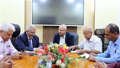 فريق التوجيه الرئاسي يزور الهيئة العليا للأدوية ويطلع على سير عملها بالعاصمة عدن