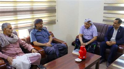 الكثيري يطلع على أوضاع أسر الشهداء والجرحى بمحافظة حضرموت