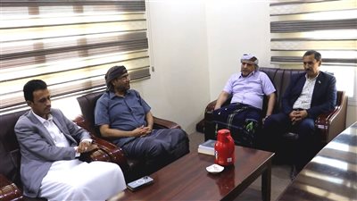 الكثيري يطلع على أوضاع أسر الشهداء والجرحى بمحافظة حضرموت