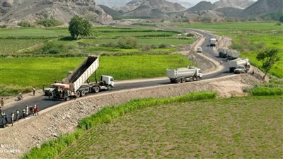 بدء سفلتة طريق الحصن - سد وادي حسّان بأبين بدعم الإماراتي