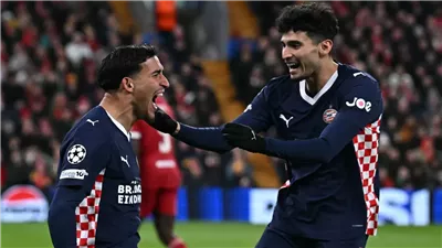 أبطال أوروبا.. أيندهوفن يعمق جراح ليفربول برباعية