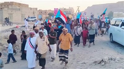 مسيرة حاشدة في باعلال بتريم ابتهاجًا بانتصارات القوات المسلحة الجنوبية بوادي حضرموت 
