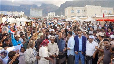 توافد جماهيري واسع من مراكز قلنسية وعبدالكوري إلى مخيم الاعتصام المفتوح بحديبو