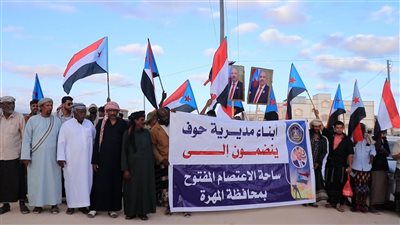 لليوم العاشر.. اعتصام المهرة الشعبي يتواصل بانضمام حشود من حوف وحصوين