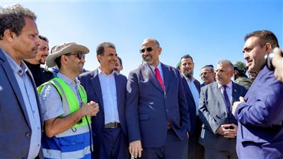 الرئيس الزُبيدي يطّلع على سير العمل في مشروع سد حسان بمحافظة أبين