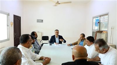 لملس يناقش أوضاع المياه والصرف الصحي ويطلع على سير العمل في مشروع خزان الضخ