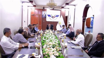 وزير النقل يترأس اجتماعاً موسعاً لهيئة الطيران المدني لمتابعة تطوير مطارات الجنوب