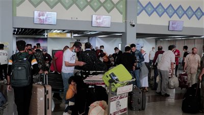 السعودية توقف الرحلات الداخلية والخارجية من وإلى مطار عدن الدولي 