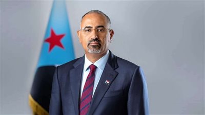 الرئيس الزُبيدي يعزي بوفاة الشيخ حسين بن طالب الحارثي